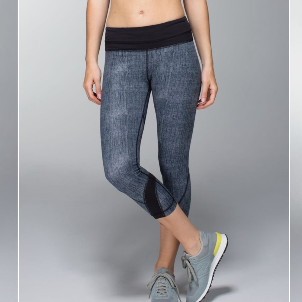 Lululemon Run: Inspire Crop II: all luxtreme burlap texture black dune/black sz6